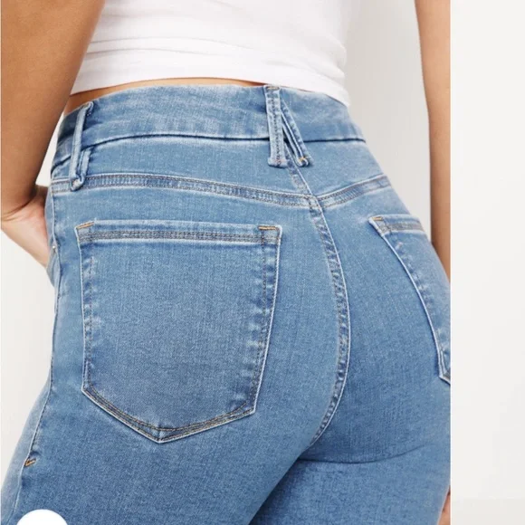 Good American Blue Skinny Jeans - Picture 4 of 8